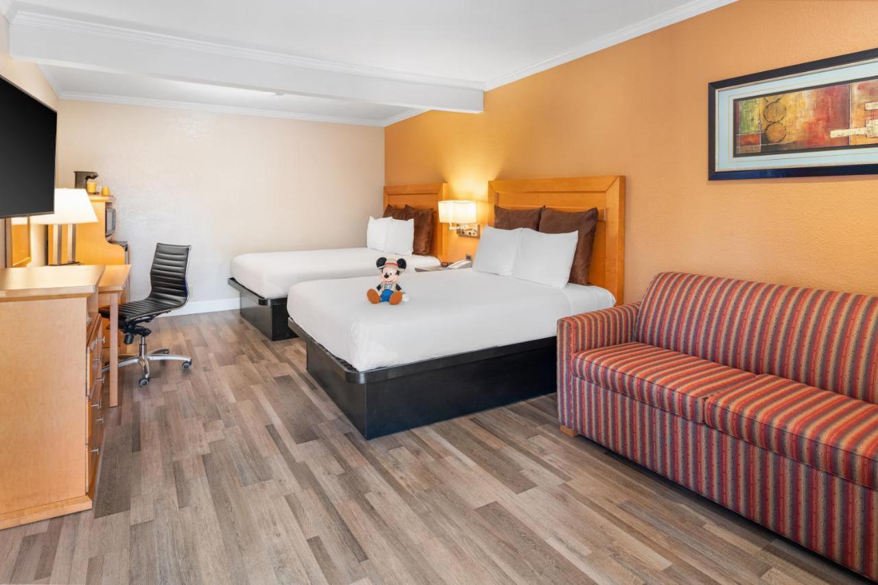 Anaheim Islander Inn And Suites Near Park And Convention Center Exterior foto