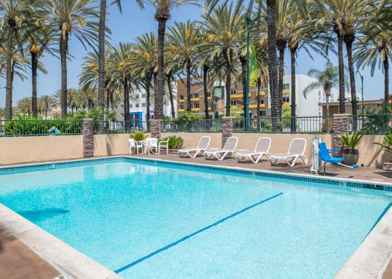 Anaheim Islander Inn And Suites Near Park And Convention Center Exterior foto