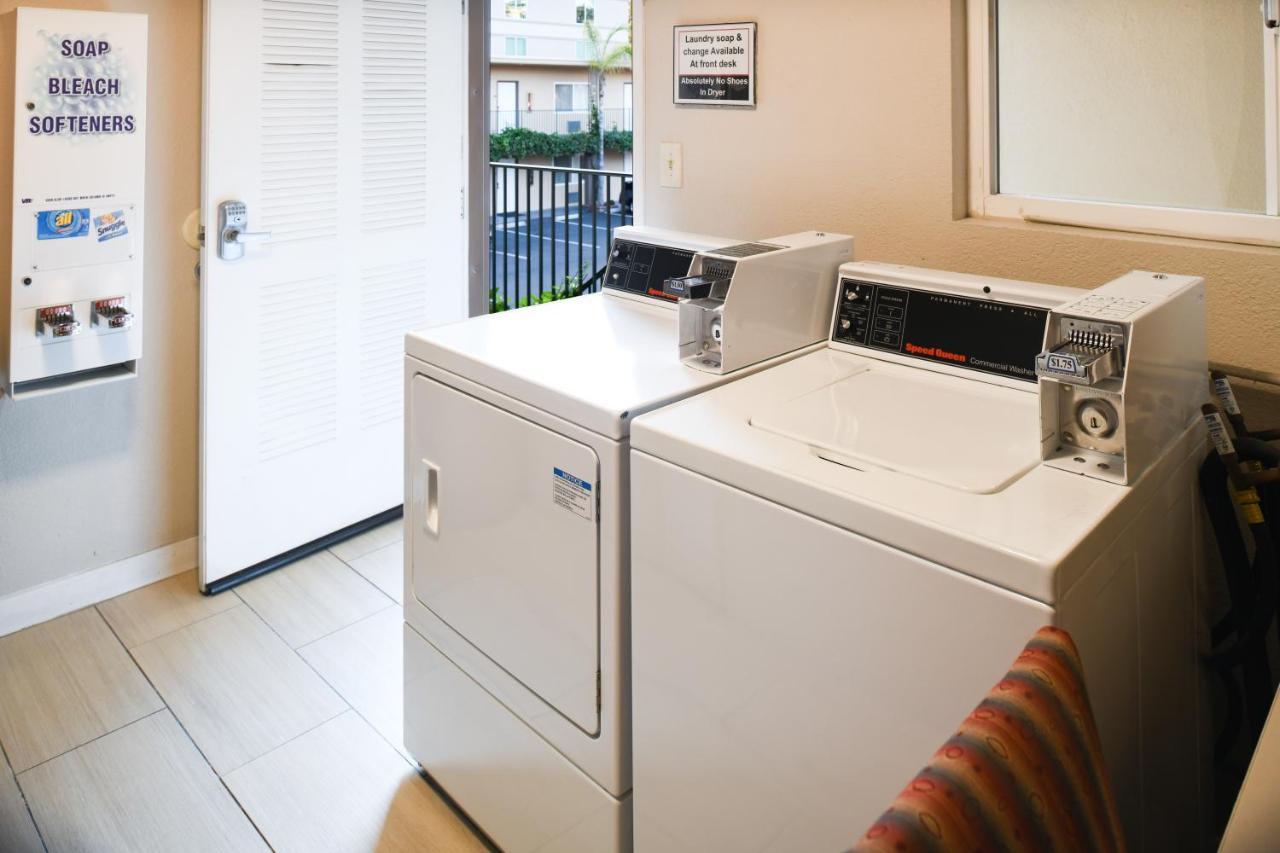 Anaheim Islander Inn And Suites Near Park And Convention Center Exterior foto