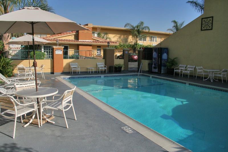 Anaheim Islander Inn And Suites Near Park And Convention Center Instalações foto