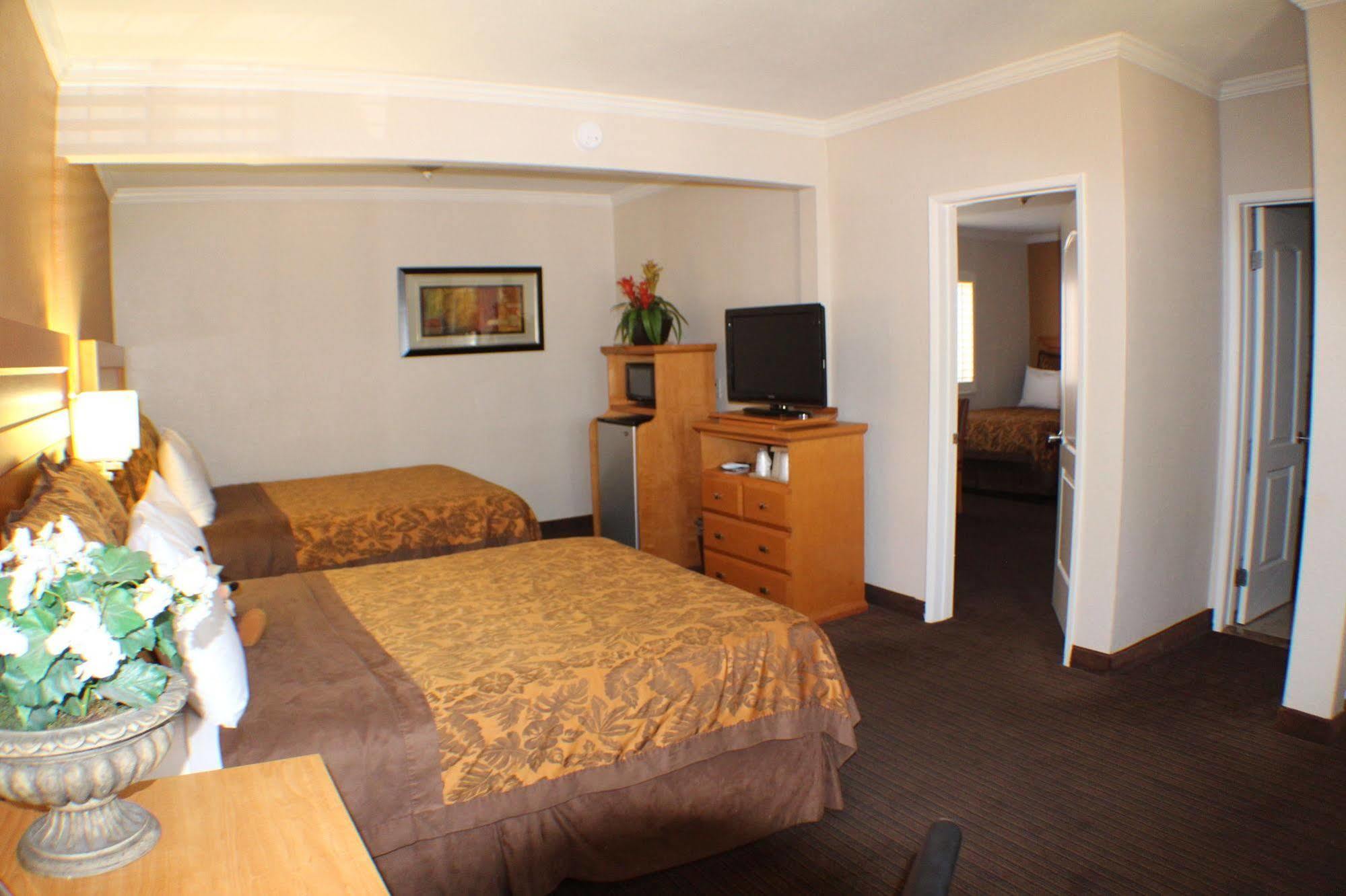 Anaheim Islander Inn And Suites Near Park And Convention Center Exterior foto