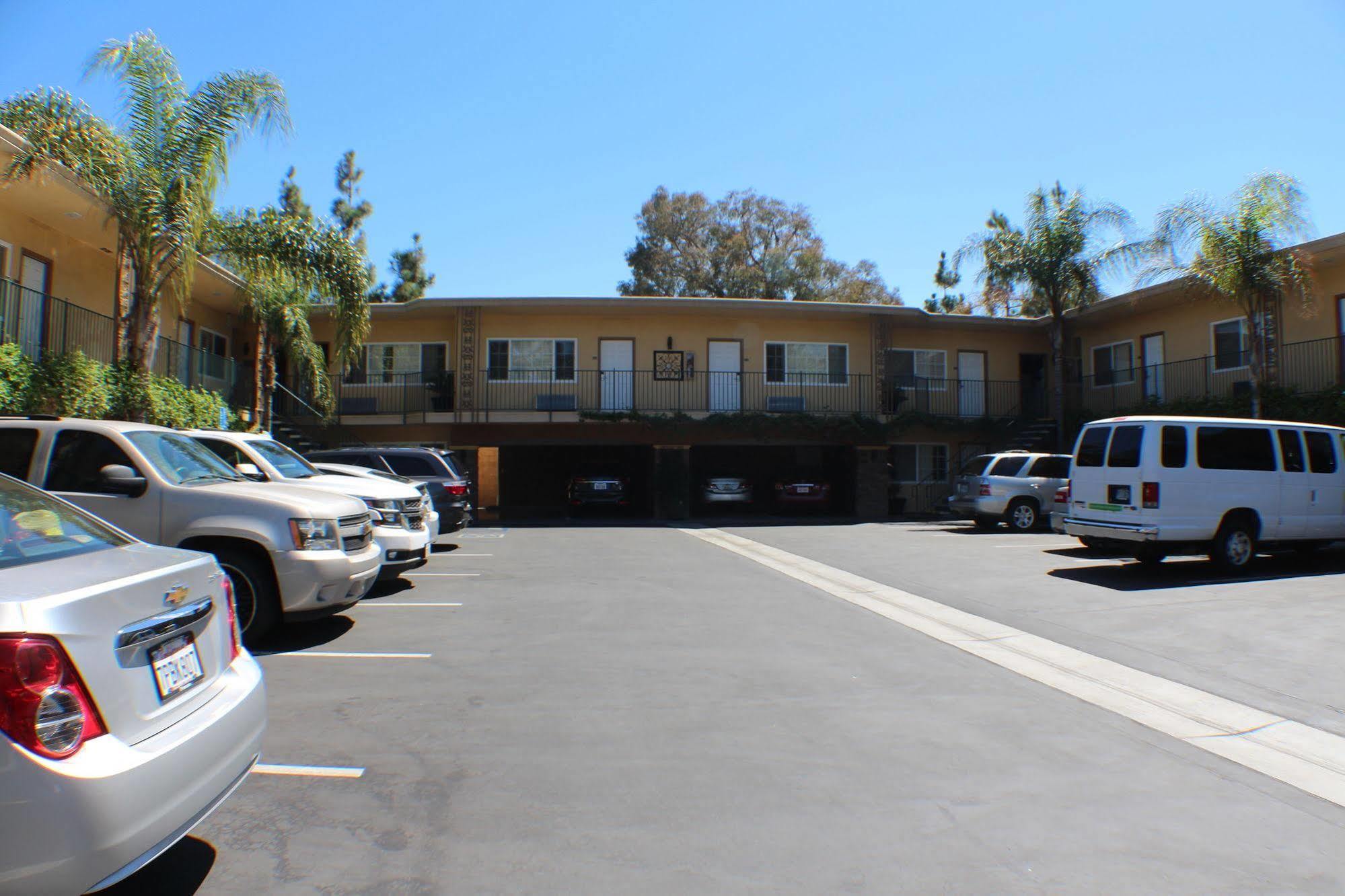 Anaheim Islander Inn And Suites Near Park And Convention Center Exterior foto