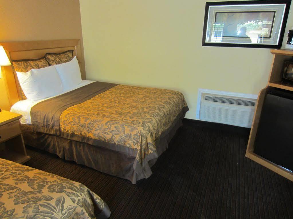 Anaheim Islander Inn And Suites Near Park And Convention Center Exterior foto